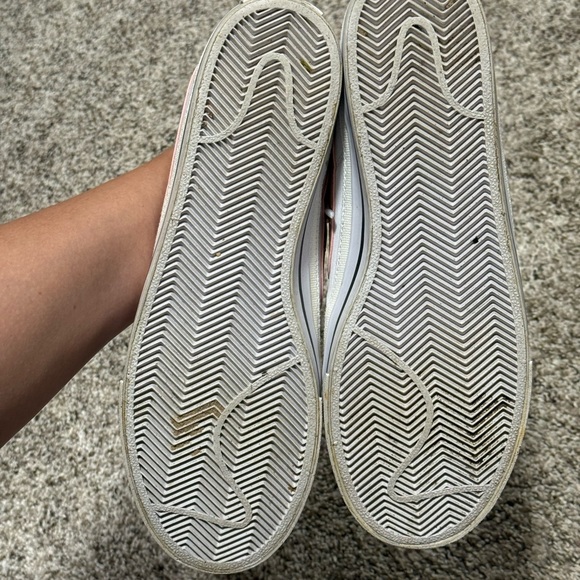 Nike White and Tan Sneakers - Picture 4 of 5